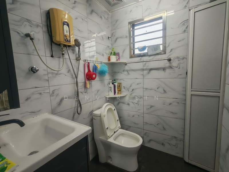 Factory for Sale in Batu 9 (Cheras) - Denver Sin - Bathroom - PropertyGuru.com.my