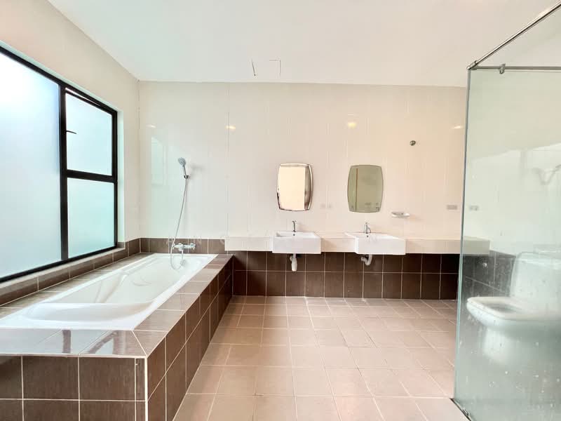 Rumah Berkembar untuk Dijual di Batu 9 (Cheras) - Angel Tan - Bathroom - PropertyGuru.com.my