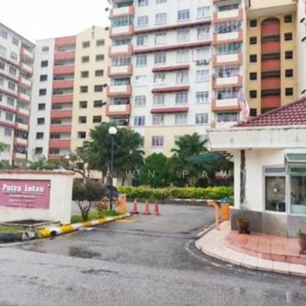 Kondominium untuk Dijual di Putra Intan - Shawn Paw - Exterior - PropertyGuru.com.my