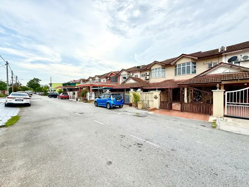 2-storey Terraced House for Sale in Bandar Rinching Seksyen 2 (Semenyih) - Azli Ibrahim - Exterior - PropertyGuru.com.my