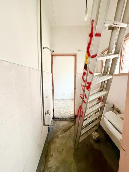 2-storey Terraced House for Sale in Bandar Rinching Seksyen 2 (Semenyih) - Azli Ibrahim - Bathroom - PropertyGuru.com.my