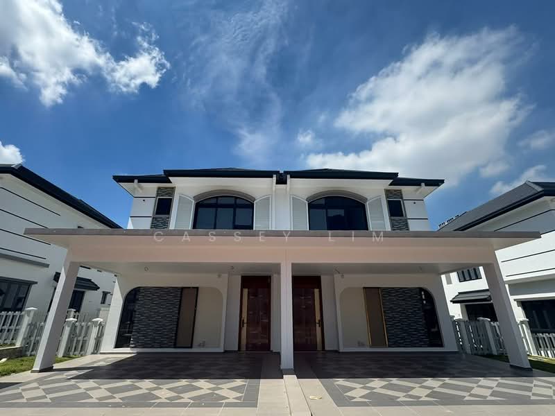 Semi-Detached House for Sale in Shah Alam (Selangor) - Cassey Lim - Exterior - PropertyGuru.com.my