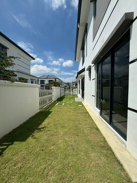 Semi-Detached House for Sale in Shah Alam (Selangor) - Cassey Lim - Exterior - PropertyGuru.com.my
