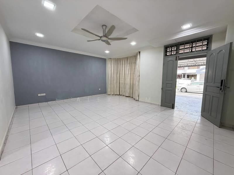2-storey Terraced House for Sale in Taman Daya (Johor Bahru) - Alex Lim - Living Room - PropertyGuru.com.my