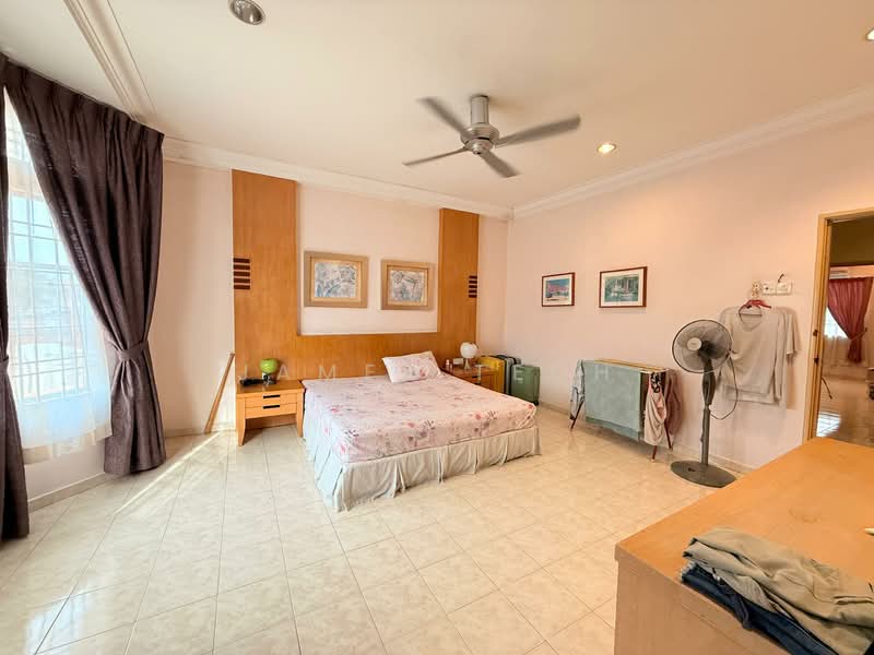 2-storey Terraced House for Sale in Bandar Bukit Tinggi 2 (Klang) - James Teoh - Bedroom - PropertyGuru.com.my