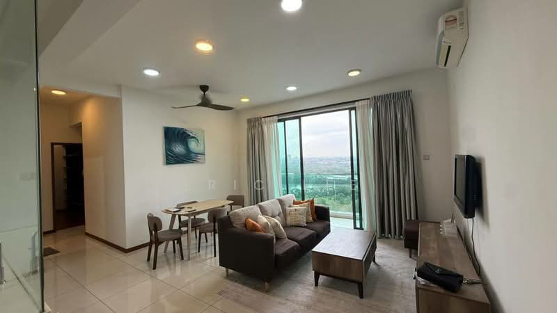 Servis Apartment untuk Dijual di Crescent Bay Suites (Teluk Bayu) - Eric Lee - Living Room - PropertyGuru.com.my