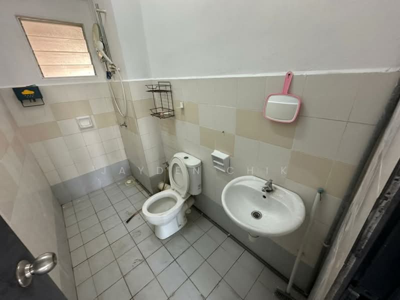Condominium for Rent at Nusa Mewah Villa Condominium - Jayden Chik - Bathroom - PropertyGuru.com.my