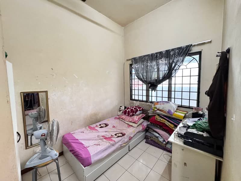 2-storey Terraced House for Sale in Taman Pelangi (Rawang) - Elwin Mah - Bedroom - PropertyGuru.com.my