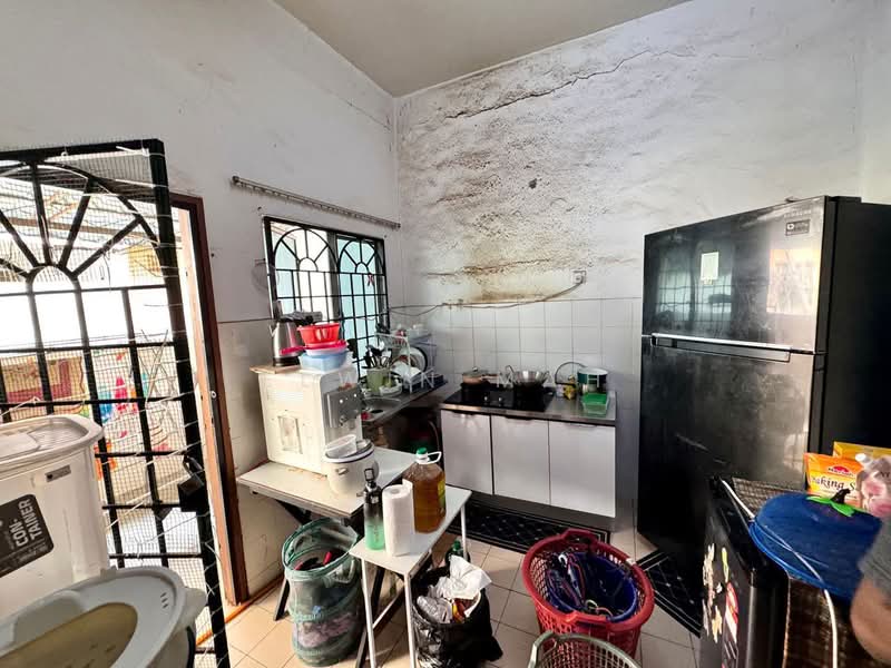 2-storey Terraced House for Sale in Taman Pelangi (Rawang) - Elwin Mah - Kitchen - PropertyGuru.com.my