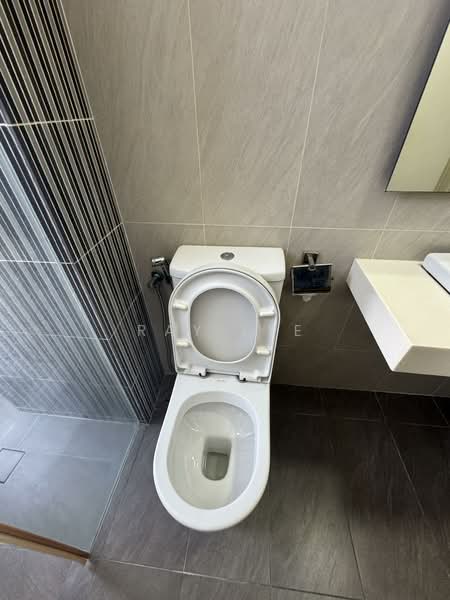 Servis Apartment untuk Disewa di Jaya One Residences - Ray Lee - Bathroom - PropertyGuru.com.my