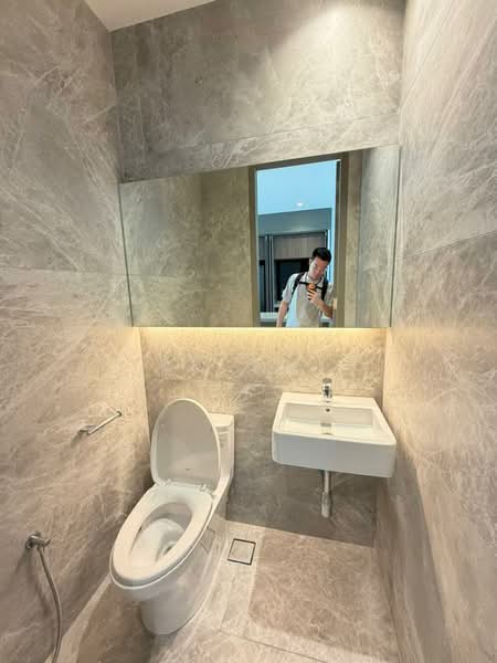 Rumah Teres 3 Tingkat untuk Disewa di Tanjung Tokong (Penang) - CK Goh - Bathroom - PropertyGuru.com.my