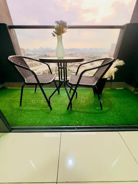 Kediaman Servis untuk Disewa di Aera Residence - David Mun - Balcony - PropertyGuru.com.my