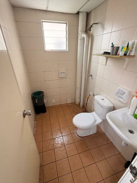 Apartment for Sale at Akasia Apartment @ Setia Alam - Eva Chua - Bathroom - PropertyGuru.com.my