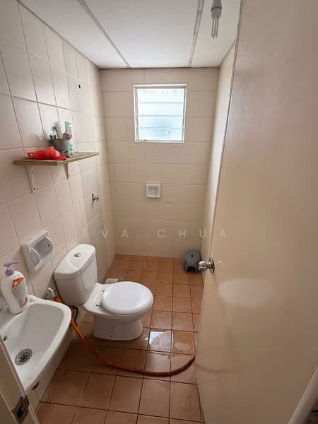 Apartment for Sale at Akasia Apartment @ Setia Alam - Eva Chua - Bathroom - PropertyGuru.com.my