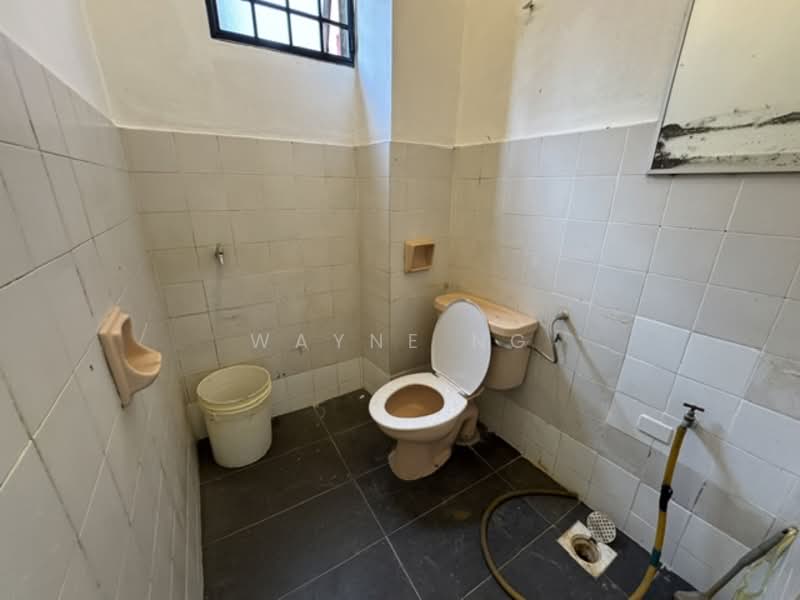 Office for Sale in Taman Bukit Desa (Taman Desa) - Wayne Ng - Bathroom - PropertyGuru.com.my