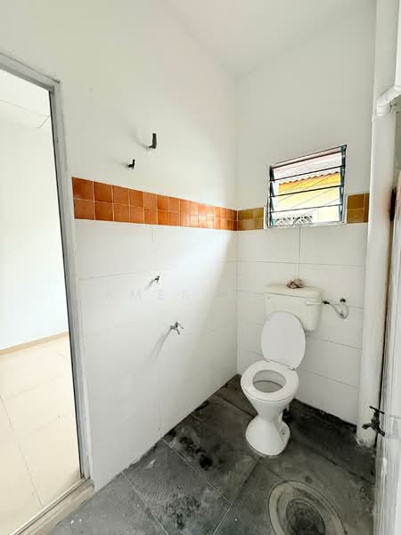2-storey Terraced House for Sale in Klang (Selangor) - James Teoh - Bathroom - PropertyGuru.com.my