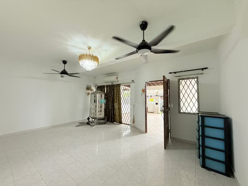 2-storey Terraced House for Sale in Klang (Selangor) - James Teoh - Living Room - PropertyGuru.com.my