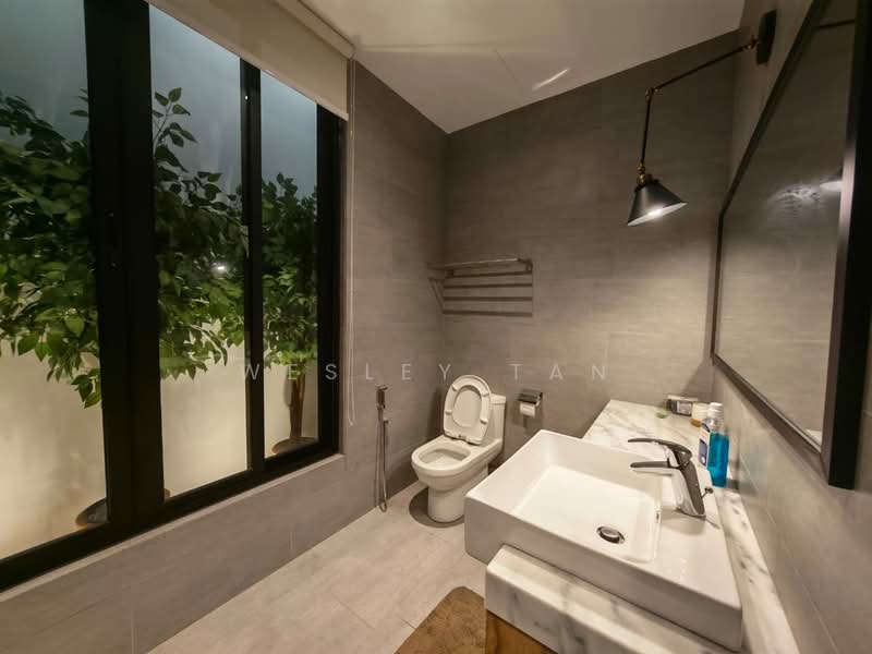 Rumah Banglo untuk Dijual di Bukit Beruang (Bukit Baru) - Wesley Tan - Bathroom - PropertyGuru.com.my