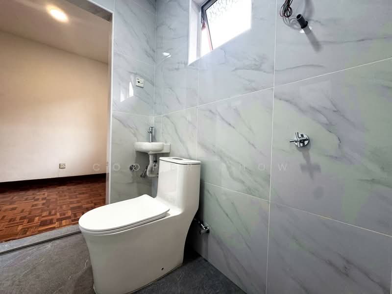 2-storey Terraced House for Sale in Seksyen 17 (Petaling Jaya) - Cooper Chow - Bathroom - PropertyGuru.com.my