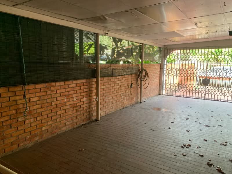 Rumah Berkembar untuk Dijual di Island Glades (Jelutong) - Irene Tiow - Car Park - PropertyGuru.com.my