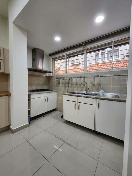 2-storey Terraced House for Sale in Bukit Jelutong (Shah Alam) - Hazeman Omar - Kitchen - PropertyGuru.com.my
