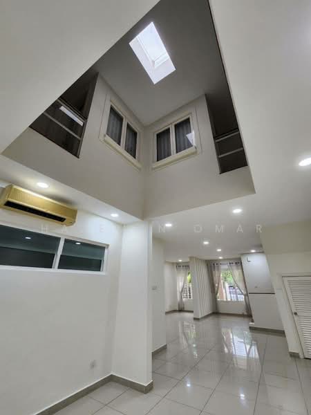 2-storey Terraced House for Sale in Bukit Jelutong (Shah Alam) - Hazeman Omar - Living Room - PropertyGuru.com.my
