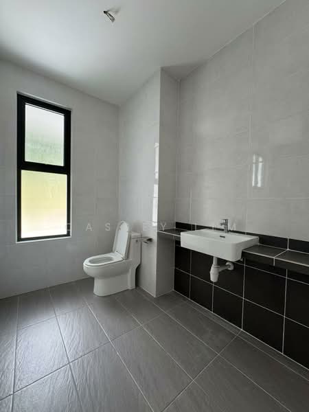Rumah Berkembar untuk Disewa di Shah Alam (Selangor) - Cassey Lim - Bathroom - PropertyGuru.com.my