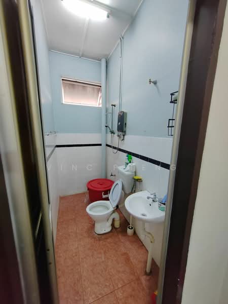2.5-storey Terraced House for Sale in Batu Berendam (Melaka) - Vinc Pheng - Bathroom - PropertyGuru.com.my