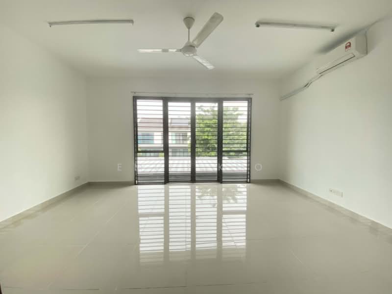 Rumah Teres 2.5 Tingkat untuk Dijual di Shah Alam (Selangor) - Emily Kho - Living Room - PropertyGuru.com.my