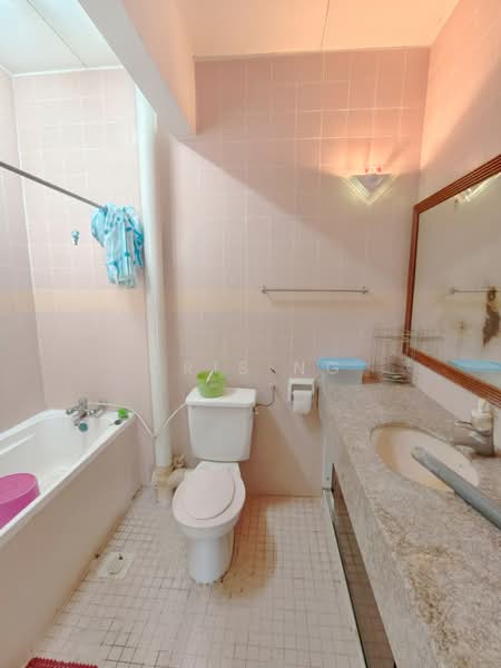 Pangsapuri untuk Dijual di Mutiara Perdana - Cris Ng - Bathroom - PropertyGuru.com.my