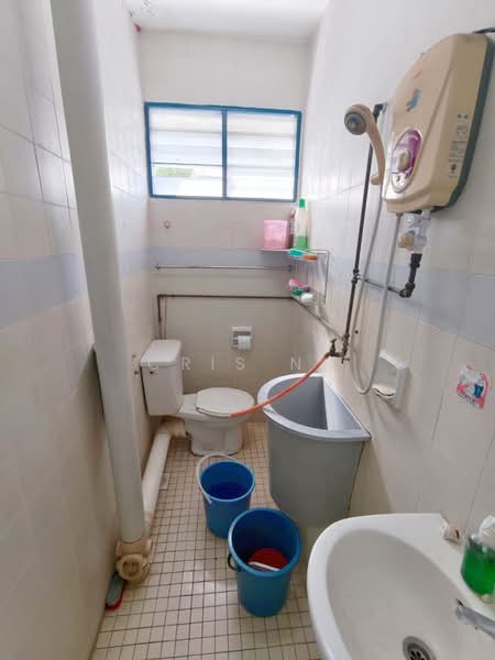 Pangsapuri untuk Dijual di Mutiara Perdana - Cris Ng - Bathroom - PropertyGuru.com.my
