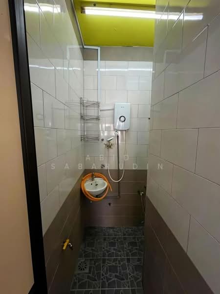 Condominium for Sale at Teratai Mewah Condominium - Abid Sabarudin - Bathroom - PropertyGuru.com.my
