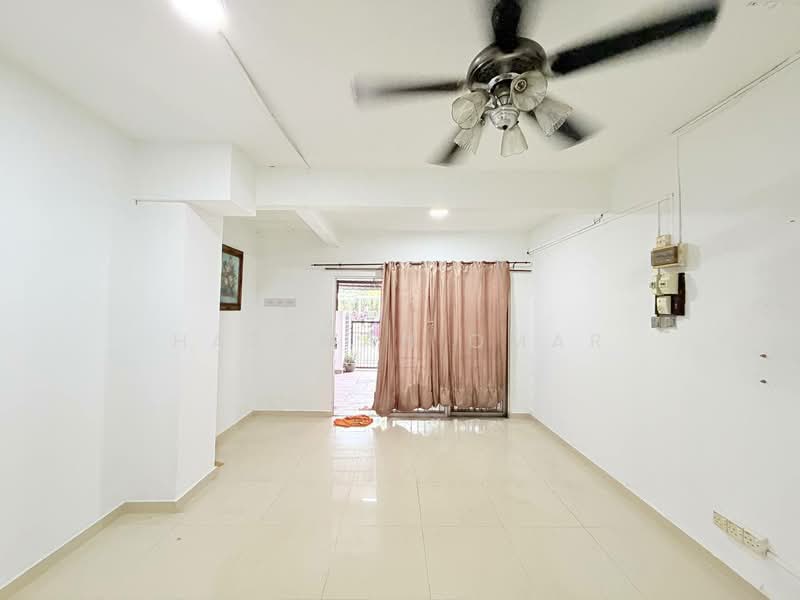 Rumah Teres 2 Tingkat untuk Dijual di Taman Sri Gombak (Gombak) - Hazeman Omar - Living Room - PropertyGuru.com.my