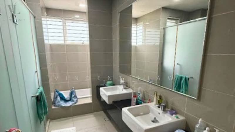Rumah Teres 2 Tingkat untuk Dijual di Temasya Glenmarie (Glenmarie) - Vincent Liaw - Bathroom - PropertyGuru.com.my