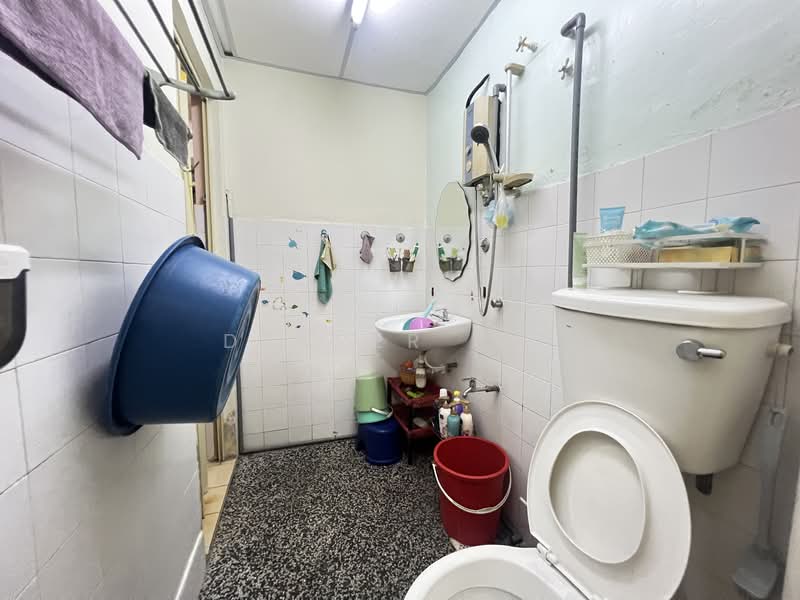 Rumah Teres 2 Tingkat untuk Dijual di Mahkota Cheras (Cheras) - Denver Sin - Bathroom - PropertyGuru.com.my