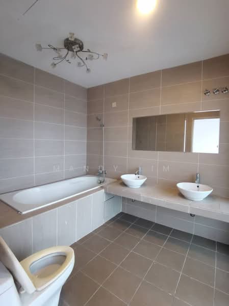 Rumah Teres 3-Tingkat untuk Disewa di Cyberjaya (Selangor) - Mandy Lim - Bathroom - PropertyGuru.com.my
