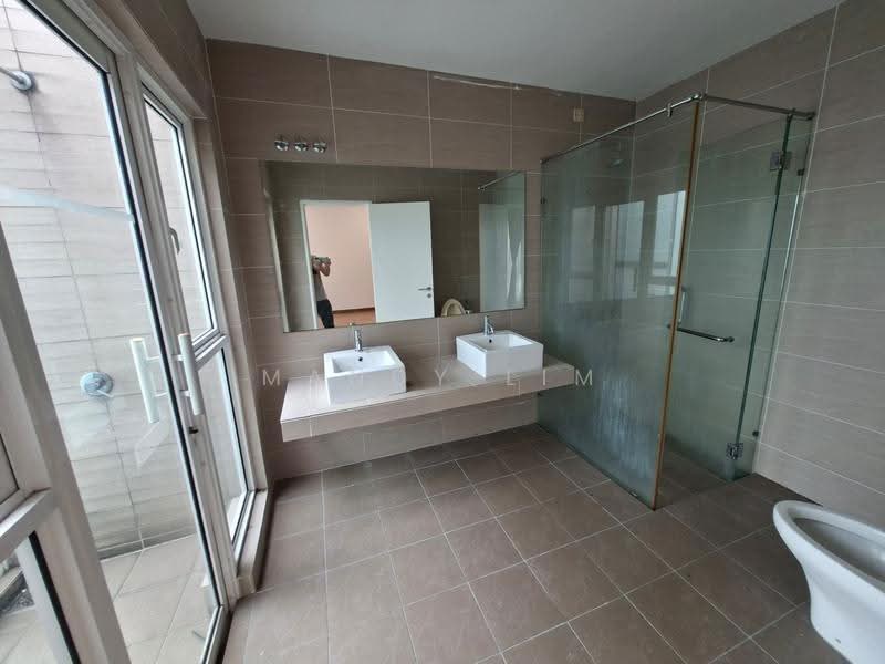 3-storey Terraced House for Rent in Cyberjaya (Selangor) - Mandy Lim - Bathroom - PropertyGuru.com.my
