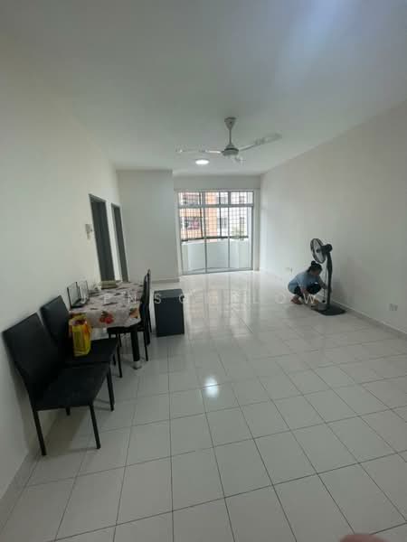 Pangsapuri untuk Dijual di Pangsapuri Lagoon Perdana - Jenson Low - Living Room - PropertyGuru.com.my
