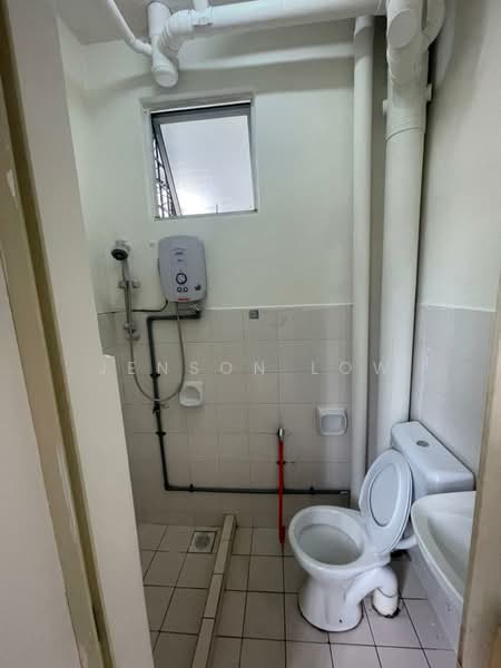 Pangsapuri untuk Dijual di Pangsapuri Lagoon Perdana - Jenson Low - Bathroom - PropertyGuru.com.my