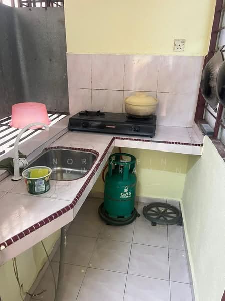 Rumah Flat untuk Disewa di Flat PKNS Section 7 - Norazrein Abdul Raman - PropertyGuru.com.my