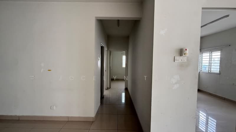 Service Residence for Sale at Maxim Citylights - Jocelyn Tan - Corridor - PropertyGuru.com.my
