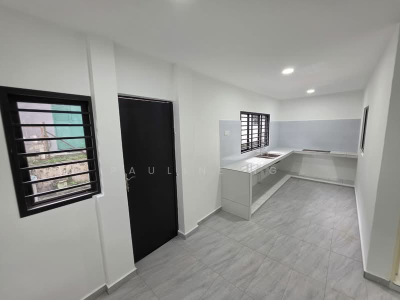 2-storey Terraced House for Sale in Taman Bukit Mewah (Tampoi) - Pauline Ng - Kitchen - PropertyGuru.com.my