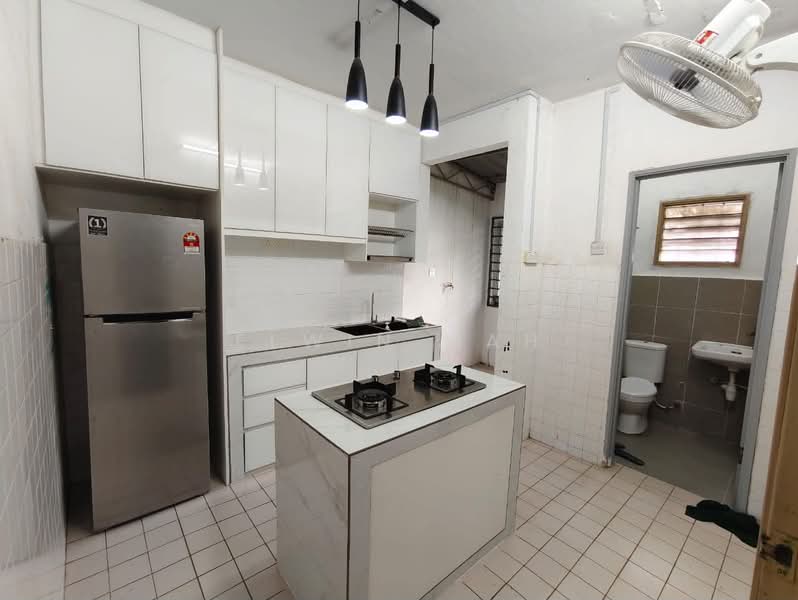 2-storey Terraced House for Sale in Bukit Sentosa (Rawang) - Elwin Mah - Kitchen - PropertyGuru.com.my