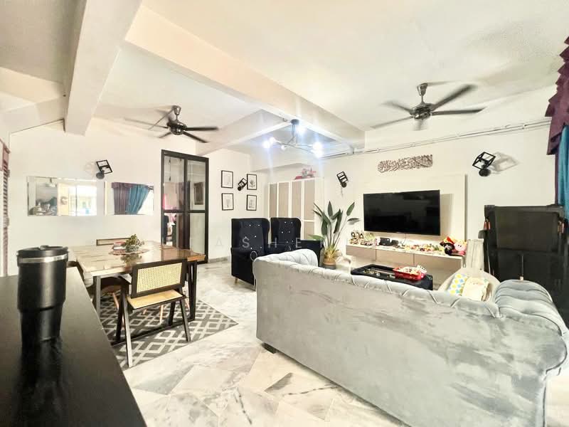 Rumah Teres 2 Tingkat untuk Dijual di Taman Sri Kenari (Kajang) - Nurashekin . - Living Room - PropertyGuru.com.my