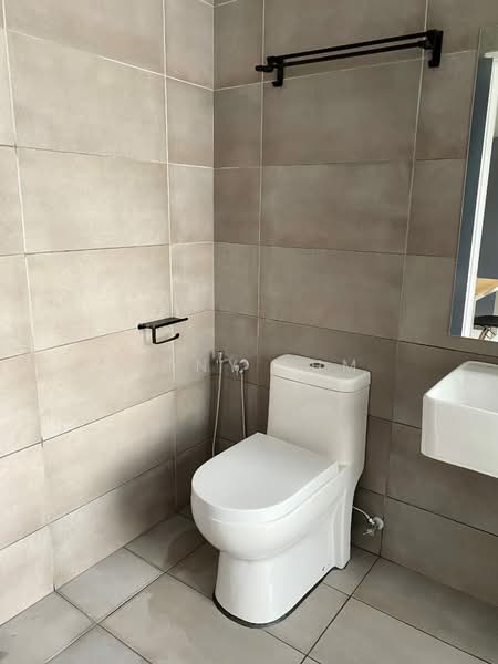 Kondominium untuk Disewa di Riana South - Cony Lum - Bathroom - PropertyGuru.com.my