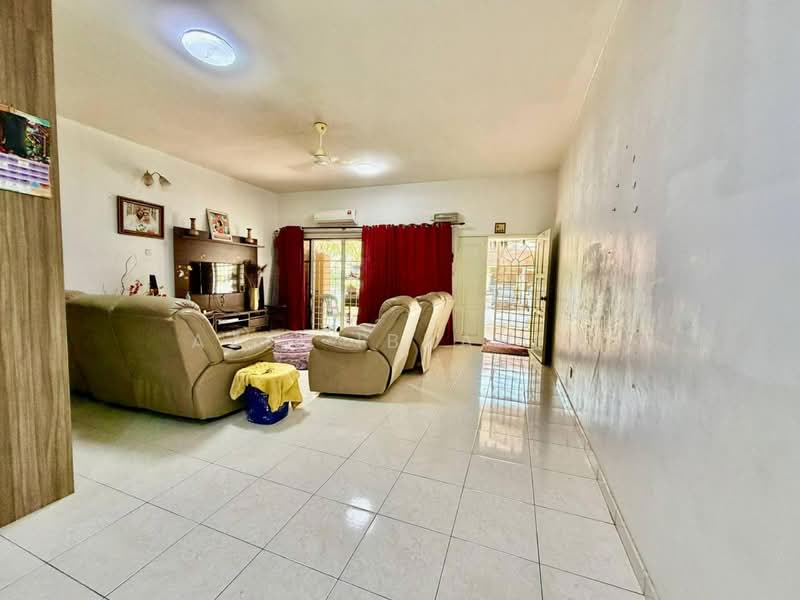 2-storey Terraced House for Sale in Bandar Nusaputra (Puchong) - Azli Ibrahim - Living Room - PropertyGuru.com.my