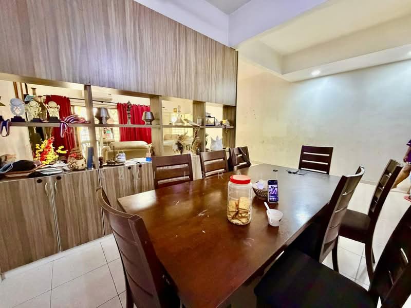 2-storey Terraced House for Sale in Bandar Nusaputra (Puchong) - Azli Ibrahim - Dining Room - PropertyGuru.com.my
