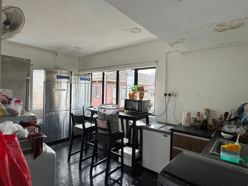 Kedai / Pejabat untuk Disewa di Taman Tun Dr Ismail (Kuala Lumpur) - Alvin Seah - Kitchen - PropertyGuru.com.my