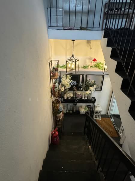 Kedai / Pejabat untuk Disewa di Taman Tun Dr Ismail (Kuala Lumpur) - Alvin Seah - Entrance - PropertyGuru.com.my