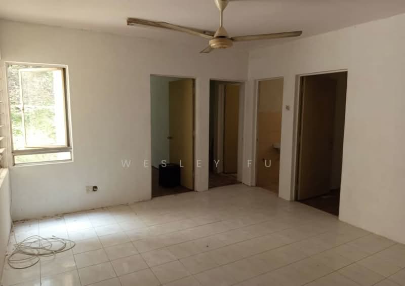 Pangsapuri untuk Dijual di saujana apartment - Wesley Fu - Living Room - PropertyGuru.com.my